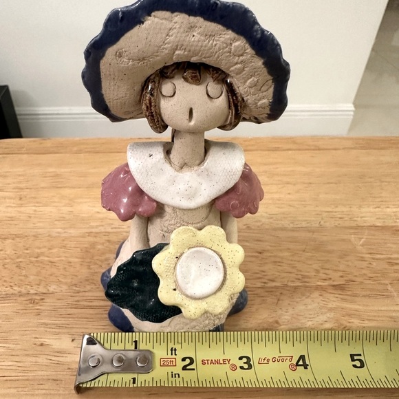 VTG🌻Handmade Ceramic Doll Girl w/Long hair holding a beautiful yellow🌻flower - Picture 6 of 9